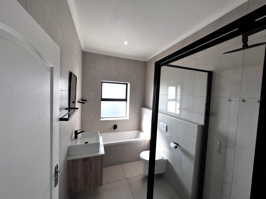 To Let 3 Bedroom Property for Rent in Sandown Western Cape